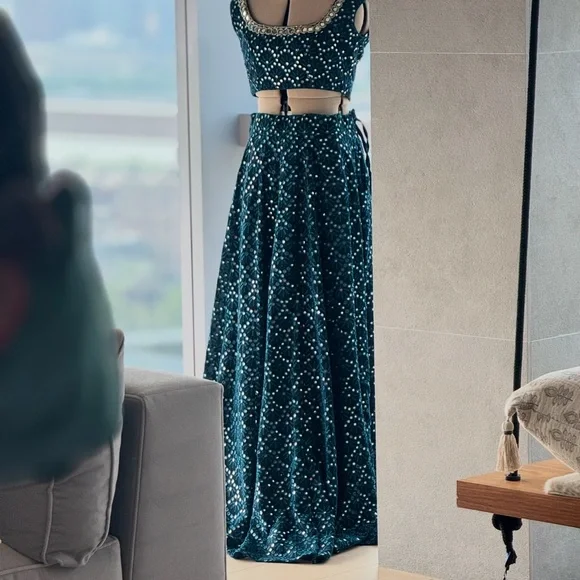 Teal “Blueberry Sorbet” Set from The Saree Room- Brand New! - Picture 3 of 9